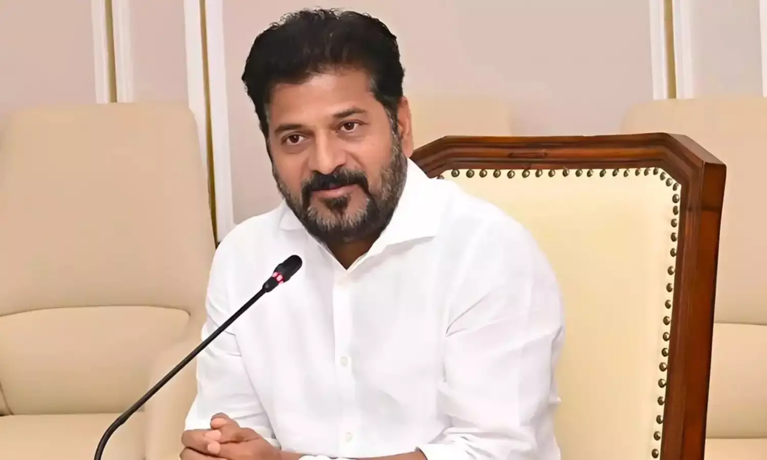 BCs Reservations : బీసీల మధ్య వైరం.. రిజర్వేషన్ల చుట్టూ రాజకీయం BCs Reservations : బీసీల మధ్య వైరం.. రిజర్వేషన్ల చుట్టూ రాజకీయం