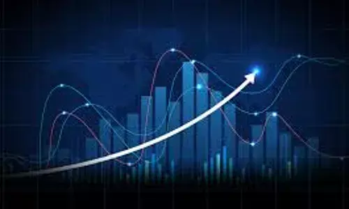 Stock Market : గ్లోబల్ టెన్షన్ ఉన్నా దేశీయ మార్కెట్ దూకుడు.. సెన్సెక్స్, నిఫ్టీలు ఎందుకు ఎగురుతున్నాయి? Stock Market : గ్లోబల్ టెన్షన్ ఉన్నా దేశీయ మార్కెట్ దూకుడు.. సెన్సెక్స్, నిఫ్టీలు ఎందుకు ఎగురుతున్నాయి?