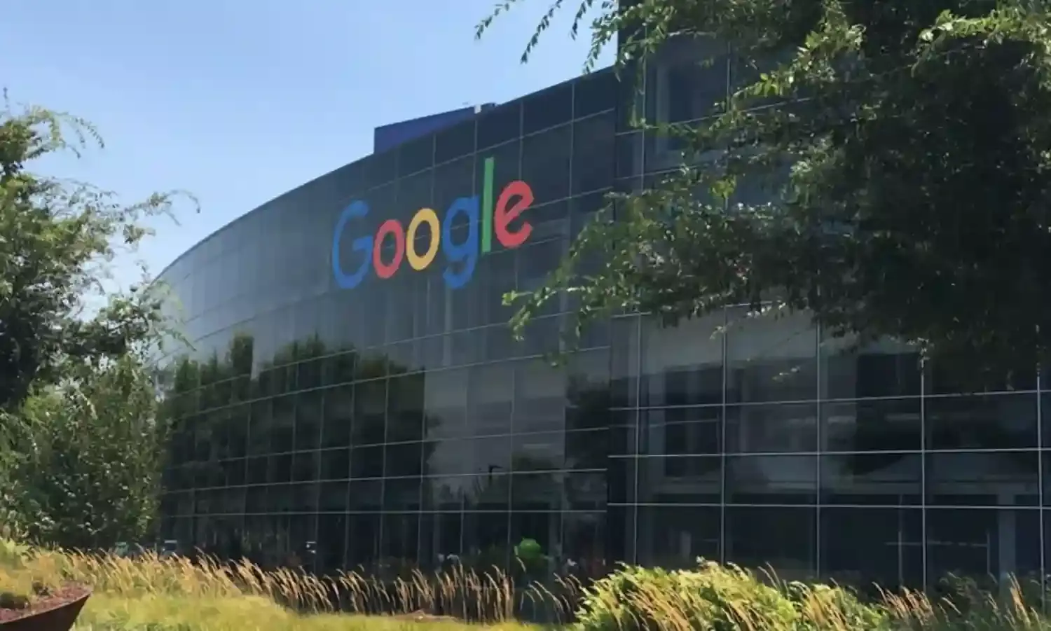 Google Data Center : విశాఖకు ఐటీ కంపెనీల క్యూ..! Google Data Center : విశాఖకు ఐటీ కంపెనీల క్యూ..!