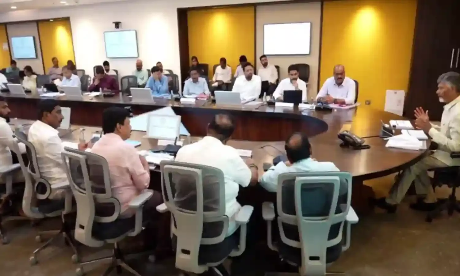 CBN: పెట్టుబడుల ప్రయత్నాలు ఫలిస్తున్నాయి CBN: పెట్టుబడుల ప్రయత్నాలు ఫలిస్తున్నాయి