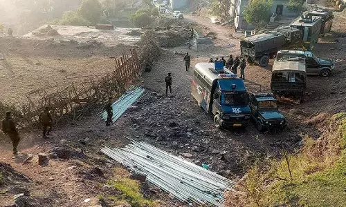 Rajouri : రాజౌరిలో కొనసాగుతున్న ఎన్‌కౌంటర్..  ఉగ్రవాదులను చుట్టుముట్టిన భద్రతా దళాలు