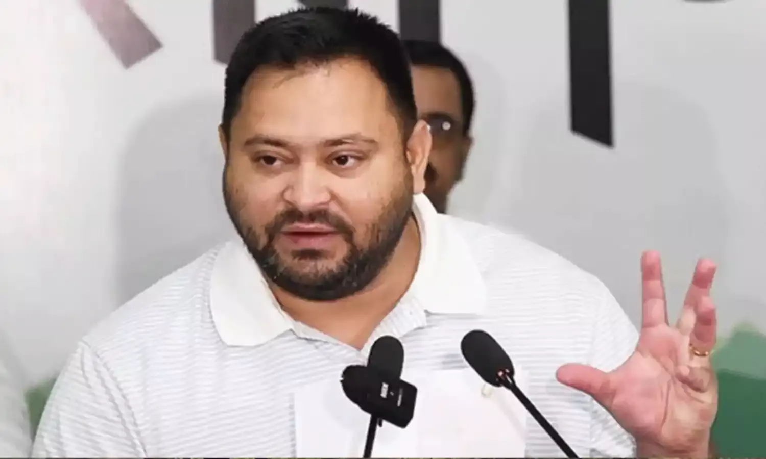 Bihar: ఇంటికో ప్రభుత్వ ఉద్యోగం.. తేజస్వీ యాదవ్ ఎన్నికల హామీ.. Bihar: ఇంటికో ప్రభుత్వ ఉద్యోగం.. తేజస్వీ యాదవ్ ఎన్నికల హామీ..