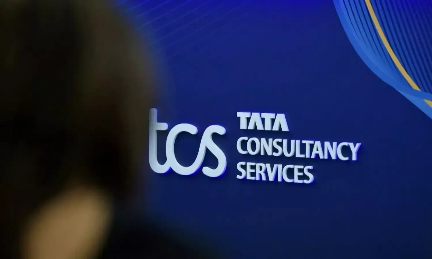TCS : ప్రతి గంటకు 9 మంది ఉద్యోగులు అవుట్.. కొత్త వివాదంలో ఐటీ దిగ్గజం టీసీఎస్. TCS : ప్రతి గంటకు 9 మంది ఉద్యోగులు అవుట్.. కొత్త వివాదంలో ఐటీ దిగ్గజం టీసీఎస్.