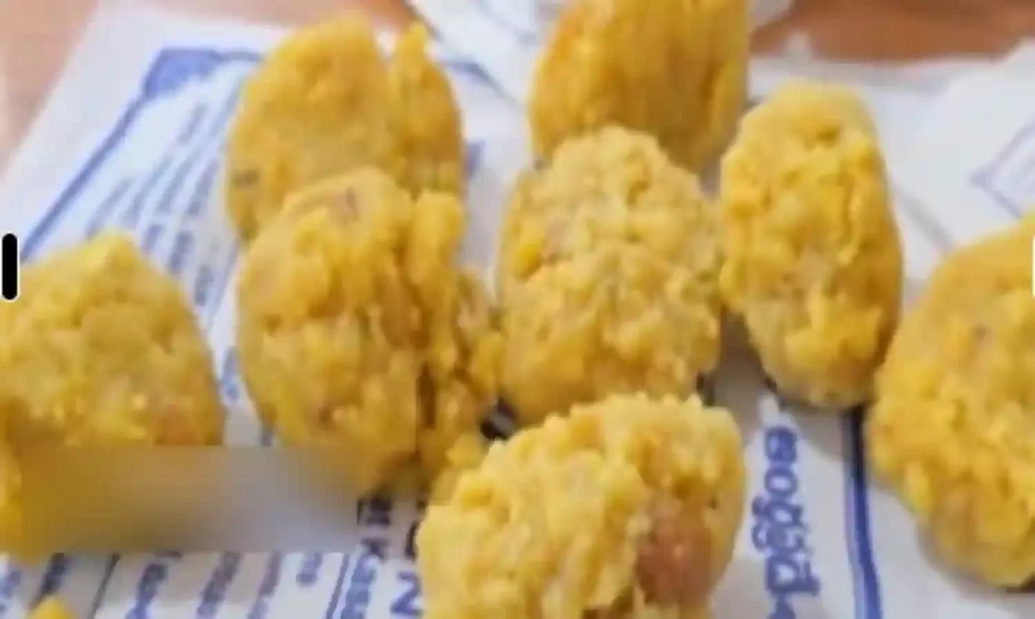 LADDU: వేములవాడలో బూజు పట్టిన లడ్డూలు? LADDU: వేములవాడలో బూజు పట్టిన లడ్డూలు?