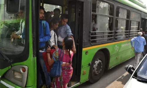 Delhi: బస్సులో పురుషుల వెకిలిచేష్టలు.. ఈ నగరాన్ని ద్వేషిస్తున్నానంటూ మహిళ పోస్ట్..