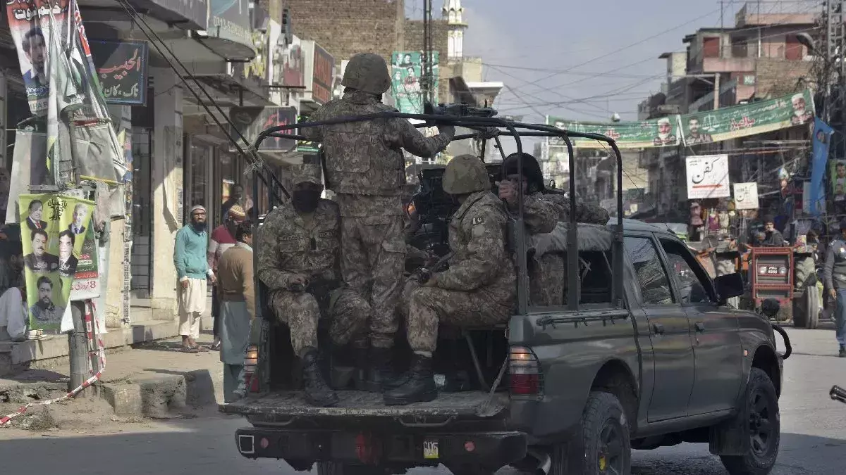 Pak-Afghan Border : పాకిస్తాన్ – ఆఫ్ఘన్ బోర్డర్లో తూటాల వర్షం.. Pak-Afghan Border : పాకిస్తాన్ – ఆఫ్ఘన్ బోర్డర్లో తూటాల వర్షం..