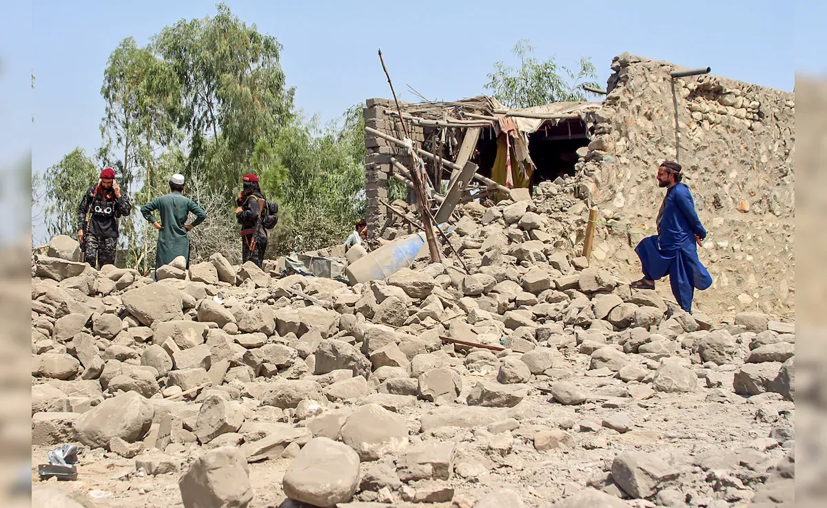 Pak- Afghan war: పాకిస్థాన్-ఆఫ్ఘనిస్థాన్ మధ్య యుద్ధం ? కాల్పుల్లో 12 మంది పాక్ సైనికులు మృతి.. Pak- Afghan war: పాకిస్థాన్-ఆఫ్ఘనిస్థాన్ మధ్య యుద్ధం ? కాల్పుల్లో 12 మంది పాక్ సైనికులు మృతి..