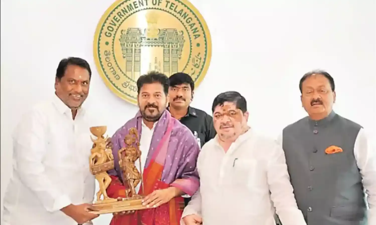 REVANTH: సంక్షేమ హాస్టళ్లకు గ్రీన్ఛానెల్లో నిధులు REVANTH: సంక్షేమ హాస్టళ్లకు గ్రీన్ఛానెల్లో నిధులు