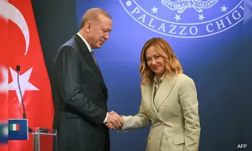 ఇటాలియన్ ప్రధాని మెలోని ధూమపానం మానేయాలి: ప్రధాని ఎర్డోగన్