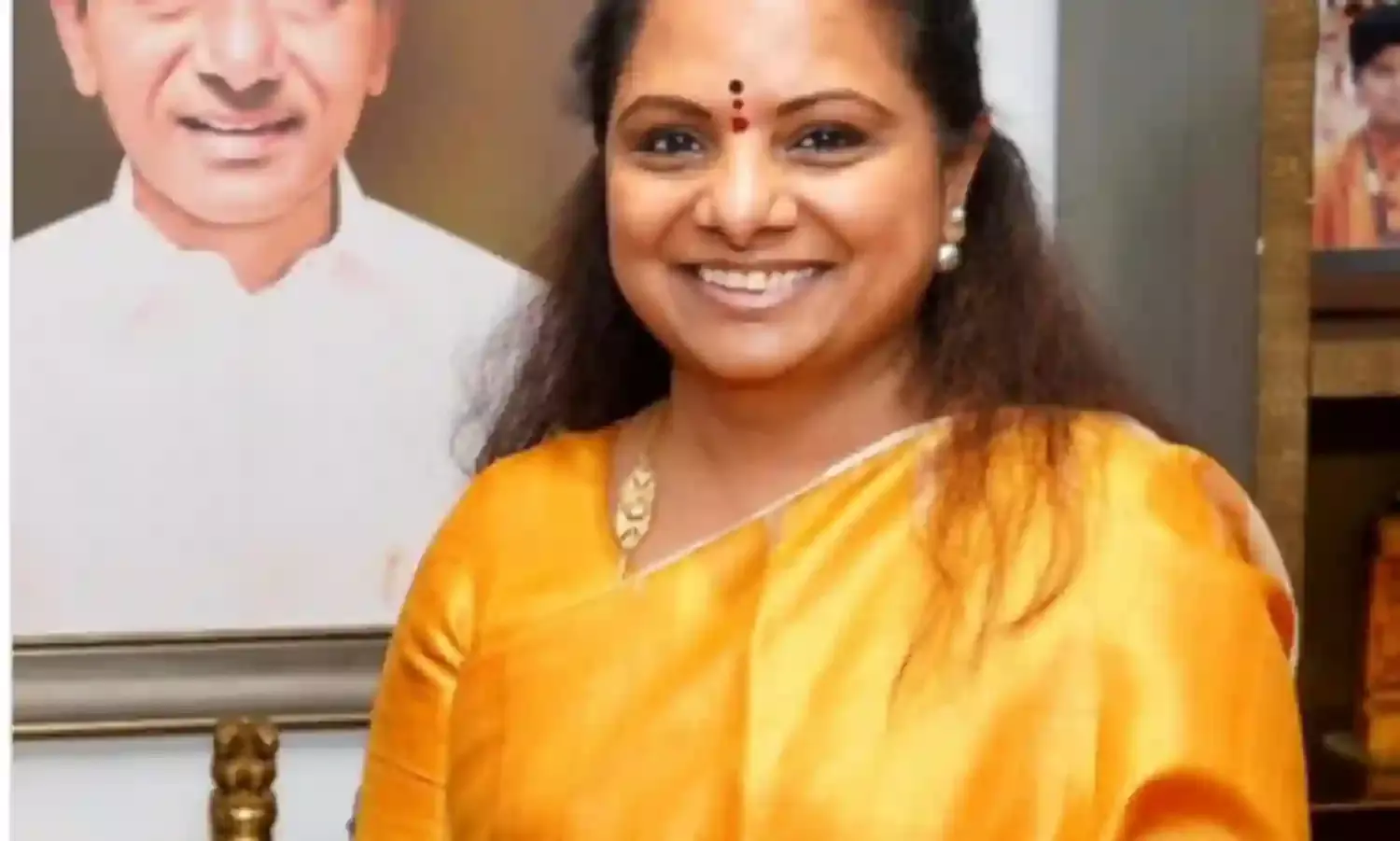 KAVITHA: కేసీఆర్ లేని జెండా.. కవిత సొంత ఎజెండా KAVITHA: కేసీఆర్ లేని జెండా.. కవిత సొంత ఎజెండా