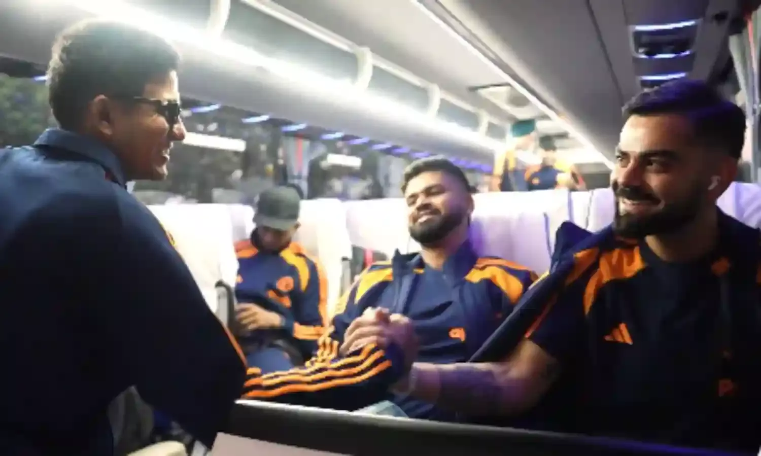 TEAM INDIA: ఆస్ట్రేలియాలో అడుగుపెట్టిన టీమిండియా TEAM INDIA: ఆస్ట్రేలియాలో అడుగుపెట్టిన టీమిండియా