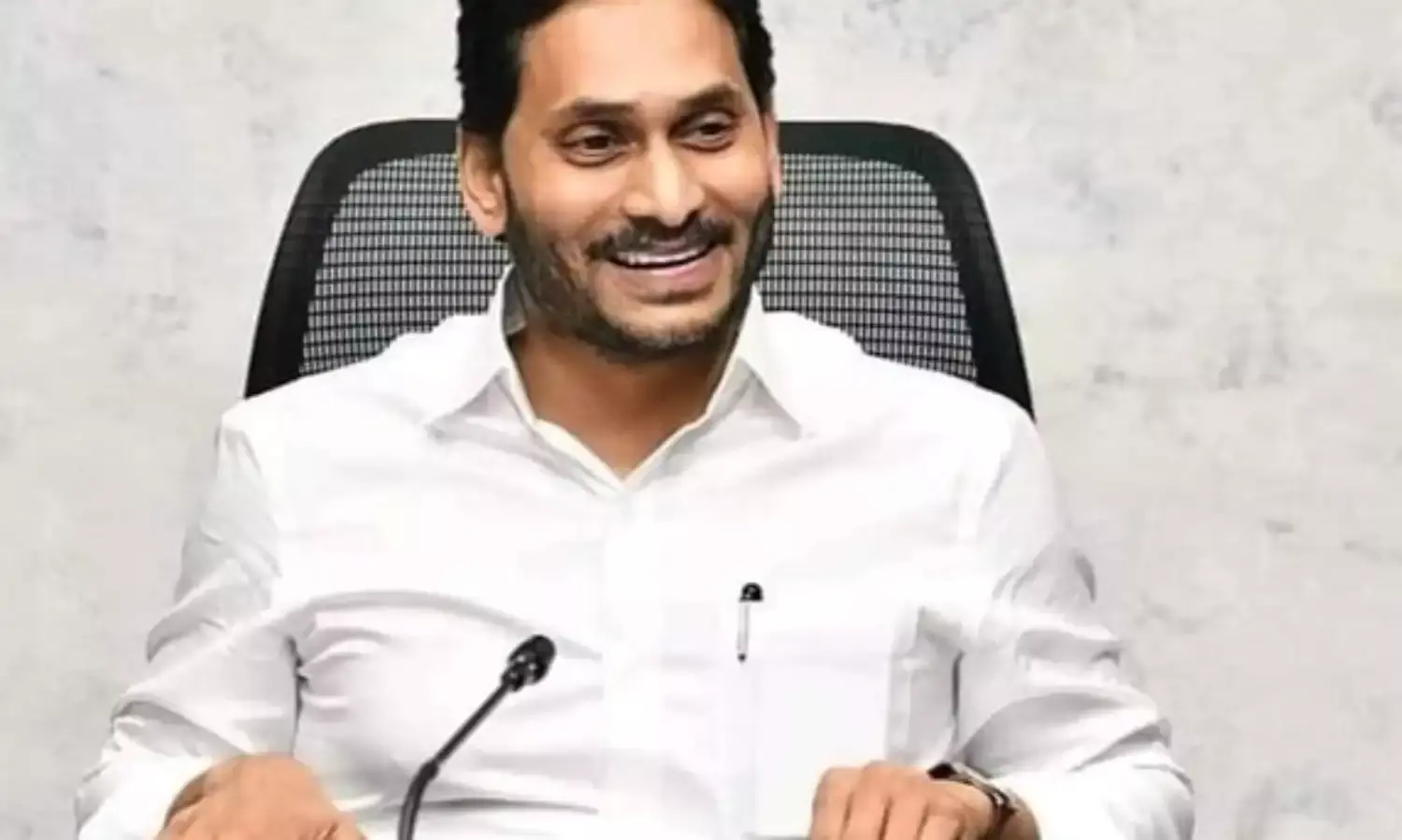 గూగుల్ క్రెడిట్ కొట్టేయాలని వైసీపీ అరాచకం.. ఏంటీ దారుణం.. గూగుల్ క్రెడిట్ కొట్టేయాలని వైసీపీ అరాచకం.. ఏంటీ దారుణం..