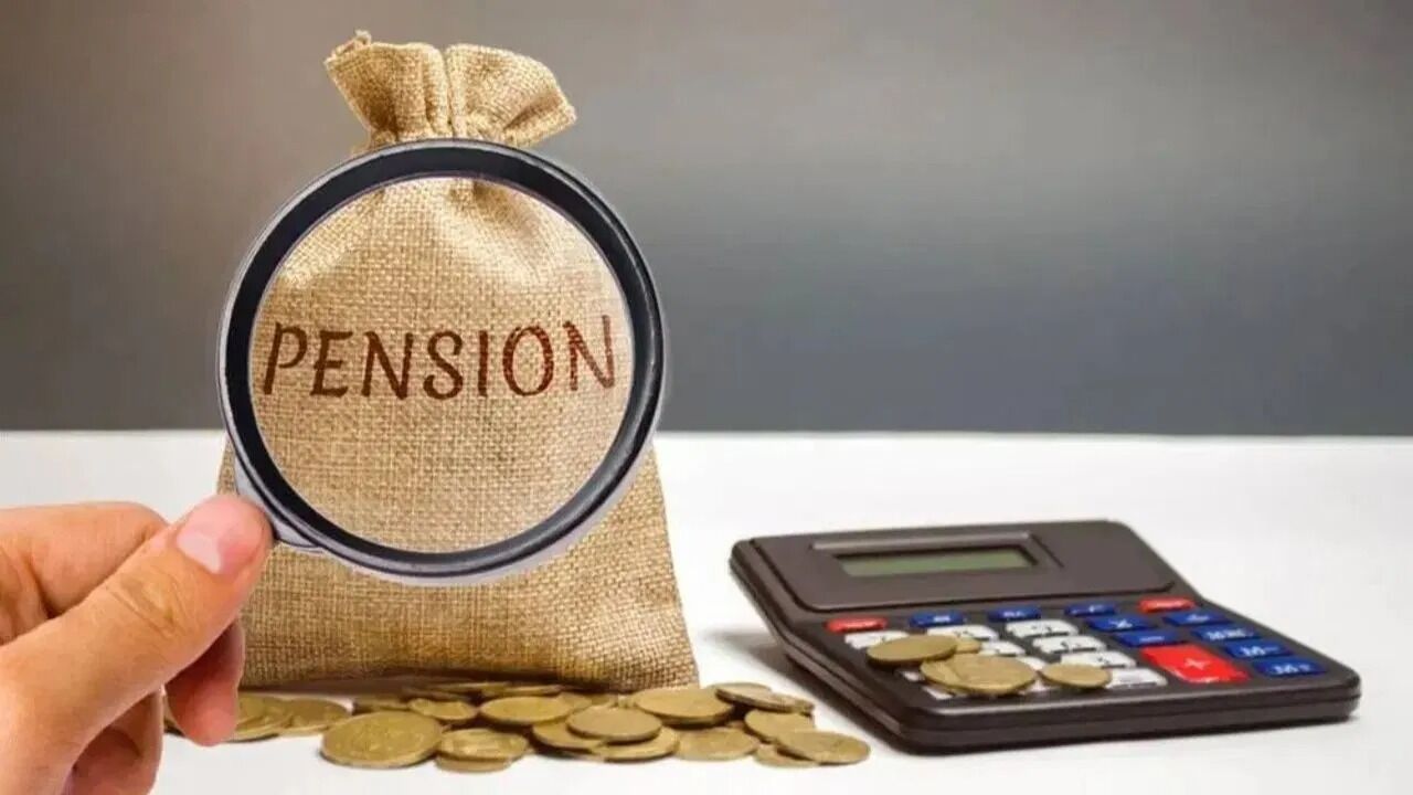 Pension : పెన్షనర్లకు ముఖ్య గమనిక.. పెన్షన్ ఆగకుండా రావాలంటే.. ఈ గడువులోపు ఈ పని పూర్తి చేయండి!