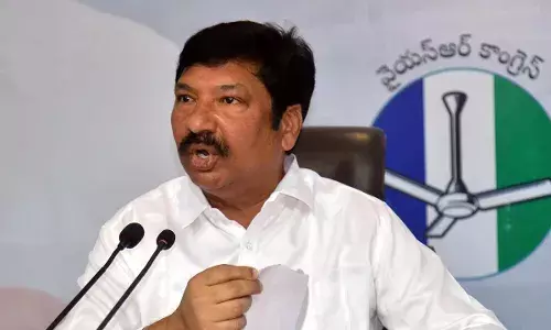 జోగి రమేశ్ బండారం బట్టబయలు.. వైసీపీ ఫేక్ ప్రచారం స్టార్ట్.. జోగి రమేశ్ బండారం బట్టబయలు.. వైసీపీ ఫేక్ ప్రచారం స్టార్ట్..