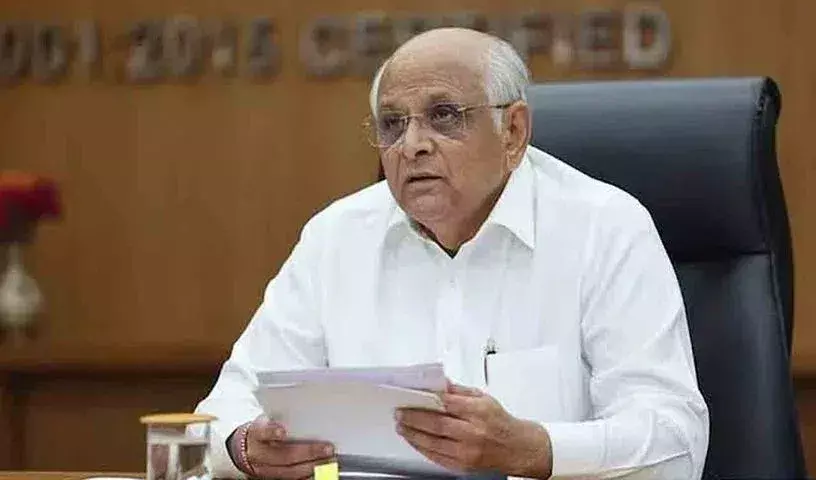 Gujarat: గుజరాత్ మంత్రుల మూకుమ్మడి రాజీనామా..రాష్ట్ర రాజకీయాల్లో సంచలనం Gujarat: గుజరాత్ మంత్రుల మూకుమ్మడి రాజీనామా..రాష్ట్ర రాజకీయాల్లో సంచలనం