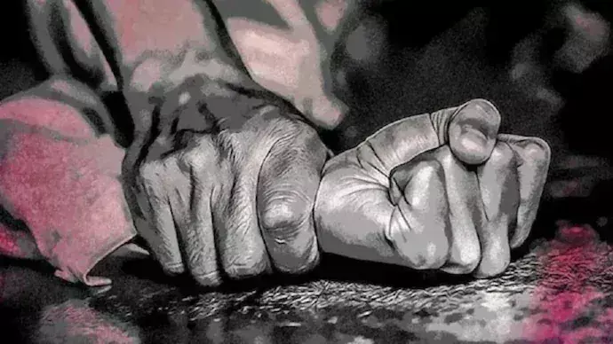 Bengaluru: ఇంజనీరింగ్ కళాశాలలో విద్యార్థినిపై స్నేహితుడు అత్యాచారం