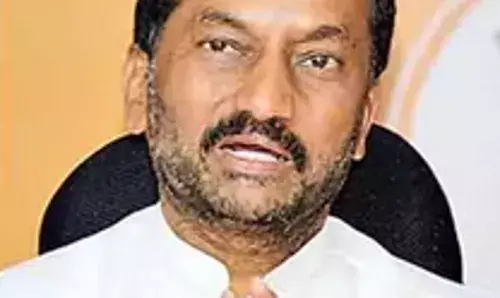 BC WAR: బీసీ రిజర్వేషన్లపై కాంగ్రెస్ హైడ్రామా BC WAR: బీసీ రిజర్వేషన్లపై కాంగ్రెస్ హైడ్రామా