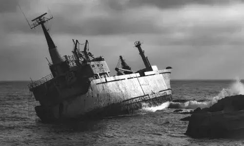 Mozambique: మొజాంబిక్ పడవ ప్రమాదం.. ముగ్గురు భారతీయులు మృతి, ఐదుగురు గల్లంతు