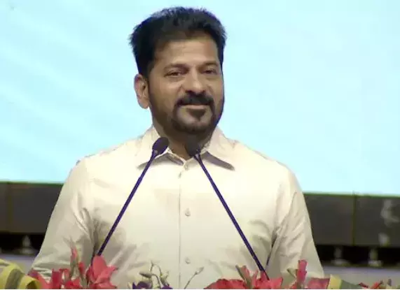 CM: తల్లిదండ్రులను పట్టించుకోకపోతే ఉద్యోగుల జీతంలో కోత: సీఎం CM: తల్లిదండ్రులను పట్టించుకోకపోతే ఉద్యోగుల జీతంలో కోత: సీఎం