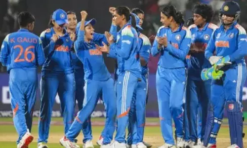 WWC: ప్రపంచకప్‌లో భారత్‌ కీలక పోరు