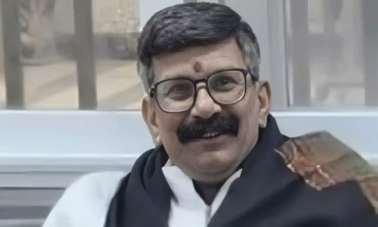 ఉజ్జయిని మహాకాళేశ్వర ఆలయంలో విషాదం.. గుండెపోటుతో భక్తుడు మృతి.. ఉజ్జయిని మహాకాళేశ్వర ఆలయంలో విషాదం.. గుండెపోటుతో భక్తుడు మృతి..
