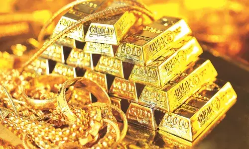 GOLD RATES: పతనం దిశగా పసిడి పరుగు