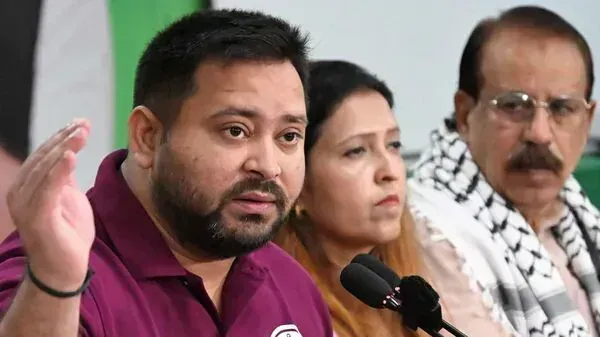 Tejashwi Yadav: బిహార్ సీఎం అభ్యర్థిగా తేజస్వీ యాదవ్.. Tejashwi Yadav: బిహార్ సీఎం అభ్యర్థిగా తేజస్వీ యాదవ్..