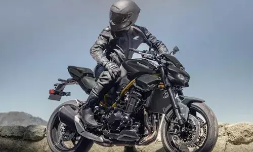 Kawasaki : కవాసకి కొత్త మోడల్ రిలీజ్..ఈ ధరతో ఓ లగ్జరీ కారు కారు కొనేయొచ్చు. Kawasaki : కవాసకి కొత్త మోడల్ రిలీజ్..ఈ ధరతో ఓ లగ్జరీ కారు కారు కొనేయొచ్చు.