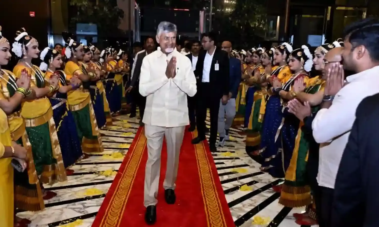 Chandrababu Naidu : చంద్రబాబు దుబాయ్ టూర్ సూపర్ సక్సెస్.. Chandrababu Naidu : చంద్రబాబు దుబాయ్ టూర్ సూపర్ సక్సెస్..