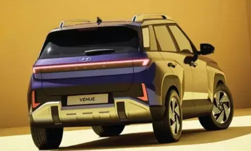 Hyunai Venue : ఫస్ట్ టైమ్ ఎలక్ట్రానిక్ పార్కింగ్ బ్రేక్, ట్విన్ డిస్ప్లేలు.. మార్కెట్లో సంచలనం క్రియేట్ చేయనున్న హ్యుందాయ్ వెన్యూ. Hyunai Venue : ఫస్ట్ టైమ్ ఎలక్ట్రానిక్ పార్కింగ్ బ్రేక్, ట్విన్ డిస్ప్లేలు.. మార్కెట్లో సంచలనం క్రియేట్ చేయనున్న హ్యుందాయ్ వెన్యూ.