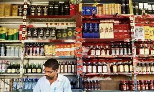 TG: నేడు మద్యం షాపులకు లక్కీ డ్రా