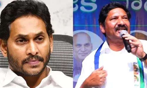 జోగి రమేశ్ అలా.. జగన్ ఇలా.. ఏంటీ అబద్దాలు జోగి రమేశ్ అలా.. జగన్ ఇలా.. ఏంటీ అబద్దాలు