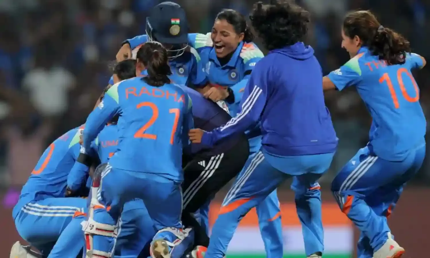 WWC2025: ప్రపంచ రికార్డు సృష్టించి ఫైనల్కు.. WWC2025: ప్రపంచ రికార్డు సృష్టించి ఫైనల్కు..