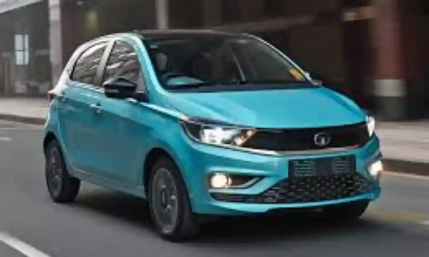 Tata Motors : టాటా మోటార్స్ జోరు.. హ్యుందాయ్, మహీంద్రా లకు షాక్.. వరుసగా రెండో నెలలో నెం.2 స్థానం పదిలం. Tata Motors : టాటా మోటార్స్ జోరు.. హ్యుందాయ్, మహీంద్రా లకు షాక్.. వరుసగా రెండో నెలలో నెం.2 స్థానం పదిలం.