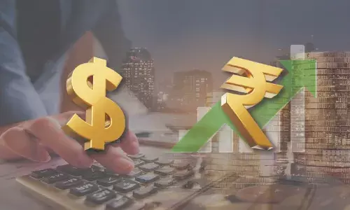 Rupee Vs Dollar : అమెరికన్ డాలర్‌కు రూపాయి షాక్..చమురు ధరలు తగ్గడంతో భారత్‎కు ఊరట.