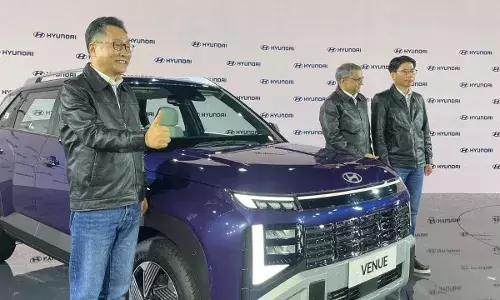 Hyundai Venue : క్రెటా లుక్ తో హ్యుందాయ్ నయా వెన్యూ.. పిచ్చెక్కించే ఫీచర్లు.. ధర ఎంతో తెలుసా ?