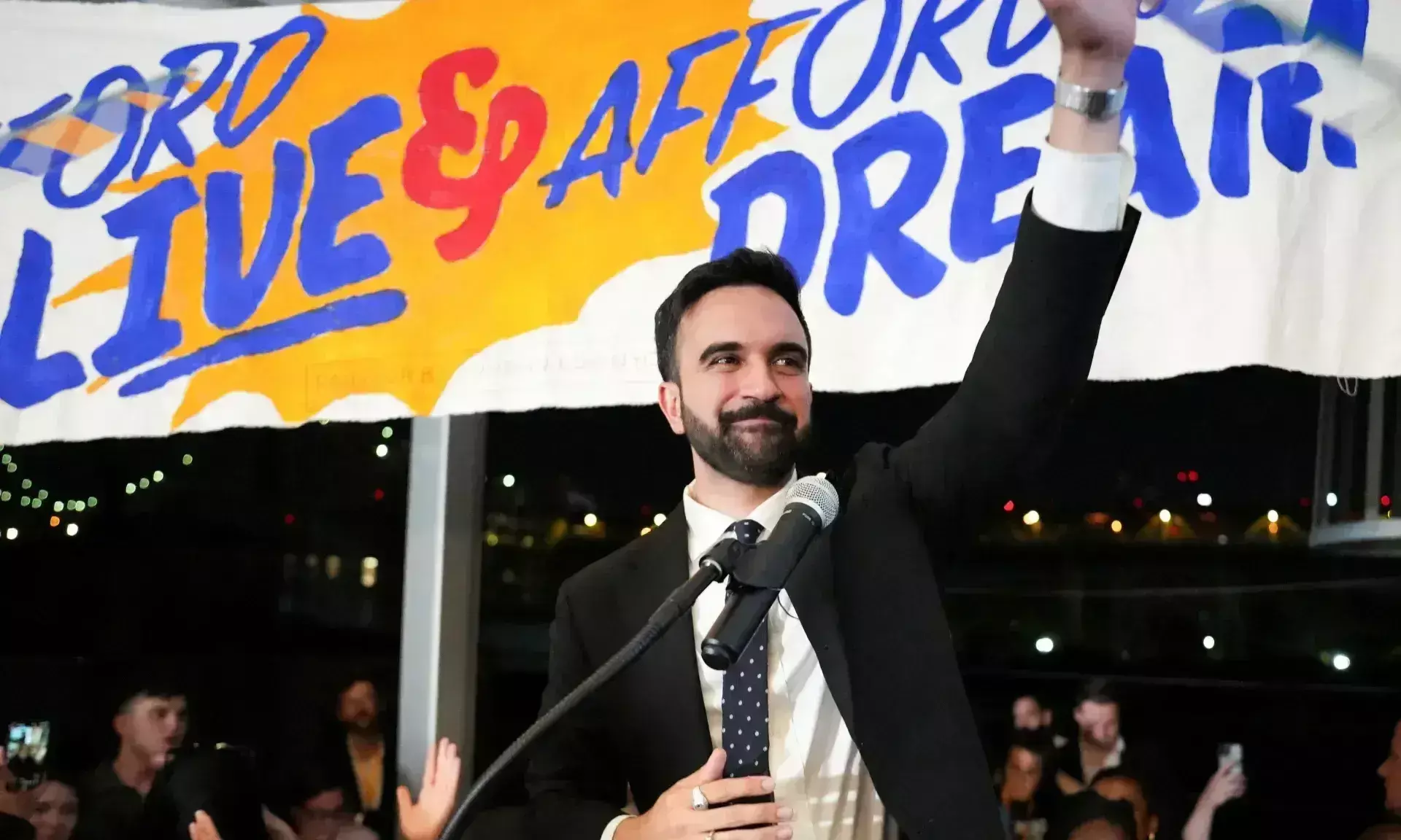 Zohran Mamdani న్యూయార్క్ మేయర్ ఎన్నికల్లో ప్రత్యర్ధి పార్టీ అభ్యర్ధి మమ్దూనీ ఘన విజయం Zohran Mamdani న్యూయార్క్ మేయర్ ఎన్నికల్లో ప్రత్యర్ధి పార్టీ అభ్యర్ధి మమ్దూనీ ఘన విజయం