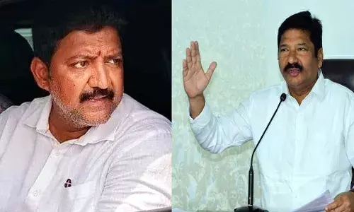 YSRCP : అప్పుడు వంశీ.. ఇప్పుడు జోగి రమేశ్.. అరాచకాలకు అంతే లేదు