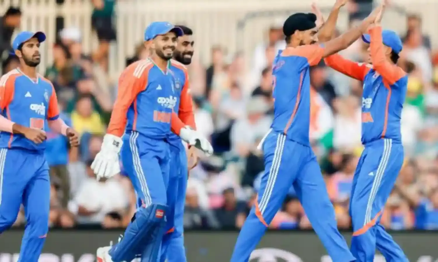 IND vs AUS: పొట్టి సమరంలో ఆధిక్యం ఎవరిదో..? IND vs AUS: పొట్టి సమరంలో ఆధిక్యం ఎవరిదో..?