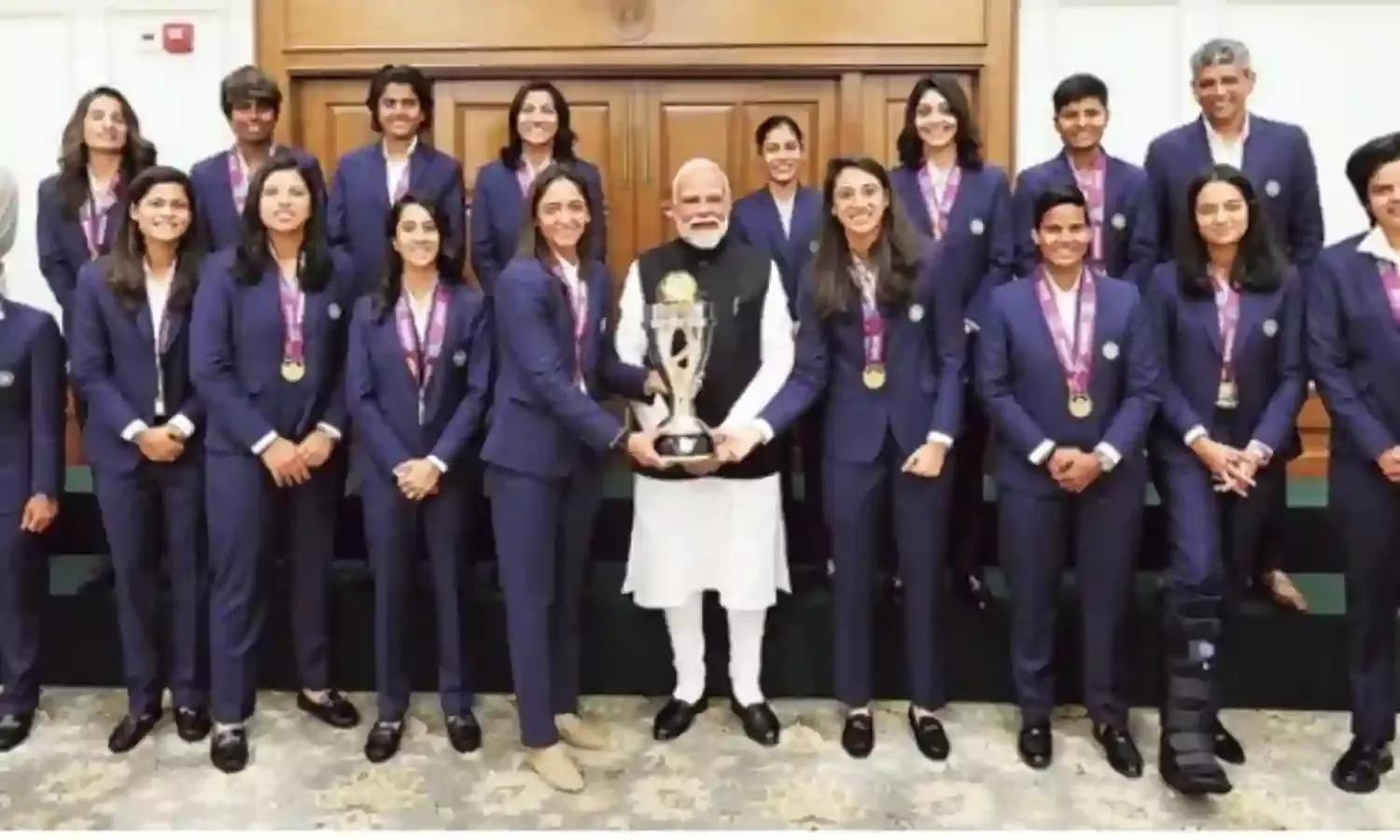 MODI: పాఠశాలలకు వెళ్లి స్ఫూర్తి నింపండి MODI: పాఠశాలలకు వెళ్లి స్ఫూర్తి నింపండి