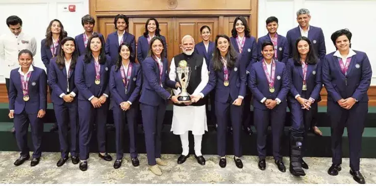 MODI: పాఠశాలలకు వెళ్లి స్ఫూర్తి నింపండి