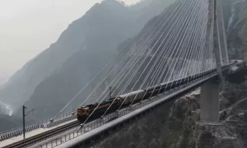 Jammu & Kashmir: జమ్ము, శ్రీనగర్ మధ్య రైలు.. వేగంగా జరుగుతున్న పనులు.. Jammu & Kashmir: జమ్ము, శ్రీనగర్ మధ్య రైలు.. వేగంగా జరుగుతున్న పనులు..