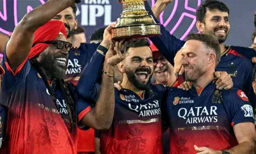 Cricket News: అమ్మకానికి RCB.. వచ్చే మార్చినాటి డీల్ ఖరారయ్యే అవకాశం.. Cricket News: అమ్మకానికి RCB.. వచ్చే మార్చినాటి డీల్ ఖరారయ్యే అవకాశం..