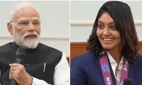 ODI World Cup: మీ స్కిన్ కేర్ సీక్రెట్ ఏంటండి.. ప్రధానిని ప్రశ్నించిన హర్లీన్ కౌర్.. ODI World Cup: మీ స్కిన్ కేర్ సీక్రెట్ ఏంటండి.. ప్రధానిని ప్రశ్నించిన హర్లీన్ కౌర్..