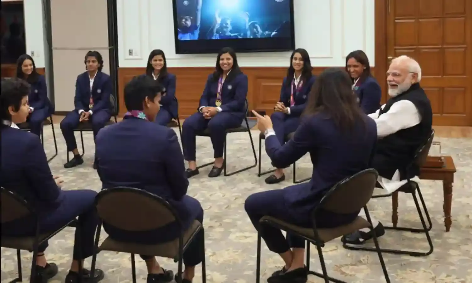 MODI: విశ్వ విజేతలతో ప్రధాని మోదీ ఆసక్తికర సంభాషణ MODI: విశ్వ విజేతలతో ప్రధాని మోదీ ఆసక్తికర సంభాషణ