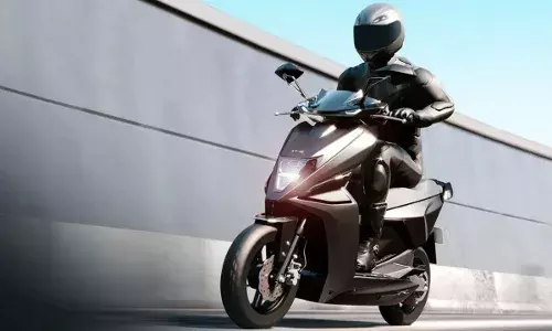 Simple Energy : మార్కెట్లో కొత్త బాద్షా.. సింపుల్ ఎనర్జీ దూకుడు.. లక్ష యూనిట్ల అమ్మకాలతో రికార్డు. Simple Energy : మార్కెట్లో కొత్త బాద్షా.. సింపుల్ ఎనర్జీ దూకుడు.. లక్ష యూనిట్ల అమ్మకాలతో రికార్డు.