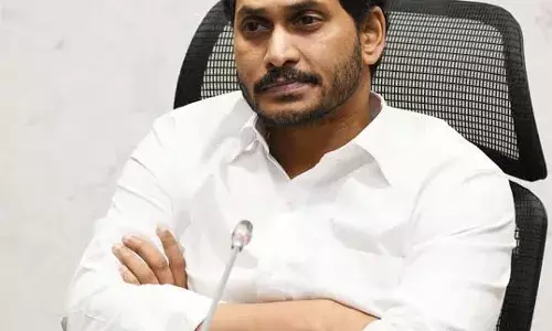 వైసీపీ నేతల అడ్డగోలు తప్పులు.. జగన్ చర్యలేవి..?