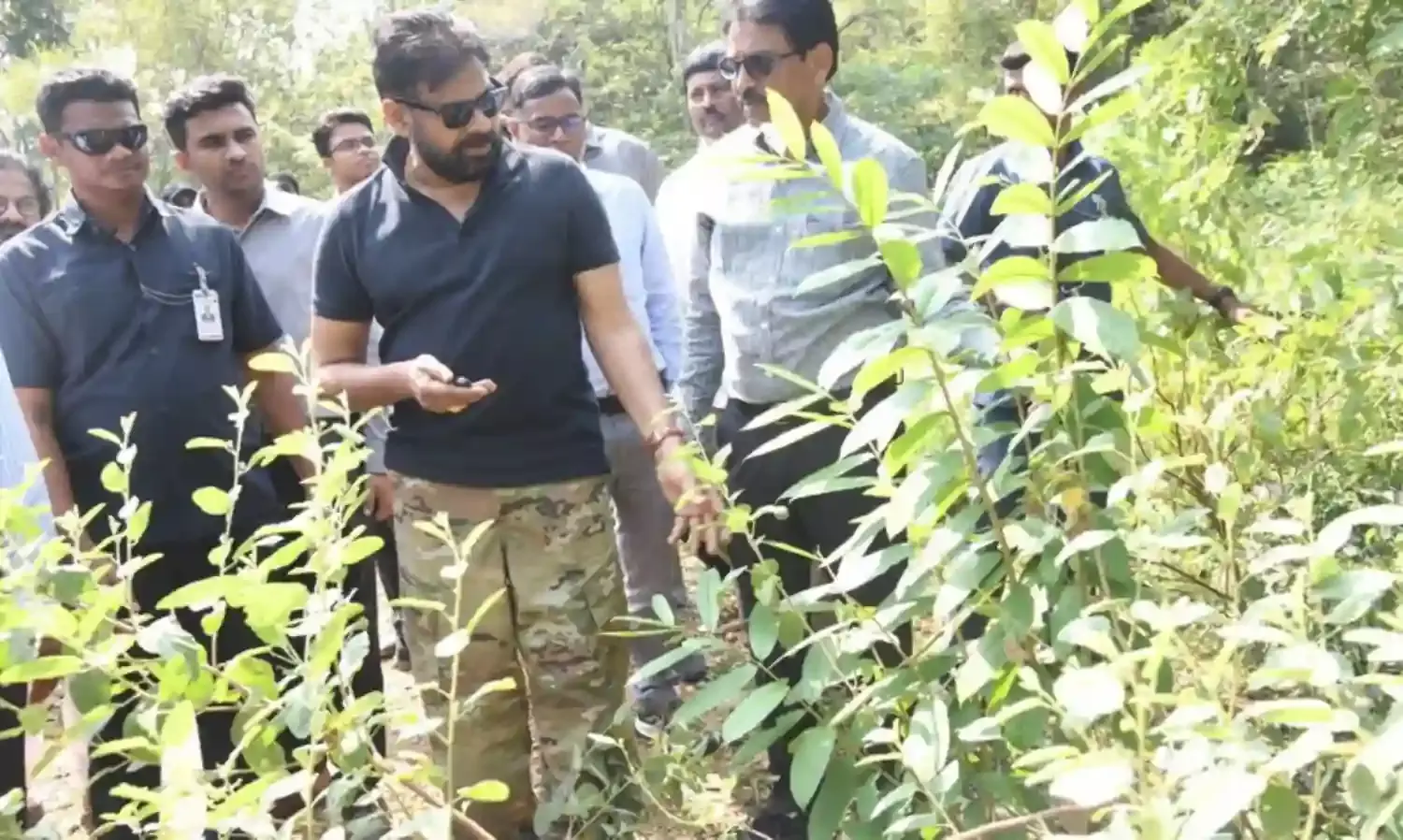 PAWAN: స్మగ్లింగ్ స్వచ్ఛందంగా ఆపకపోతే..ఎలాంటి చర్యలకైనా వెనుకాడం PAWAN: స్మగ్లింగ్ స్వచ్ఛందంగా ఆపకపోతే..ఎలాంటి చర్యలకైనా వెనుకాడం