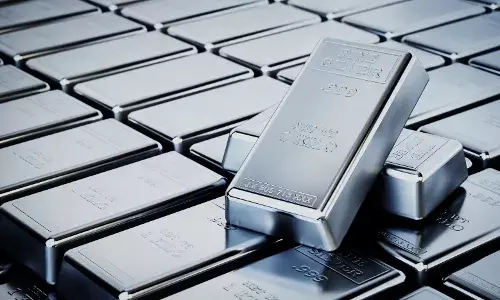 SILVER: వెండిని ఇప్పుడే కోనేయండి