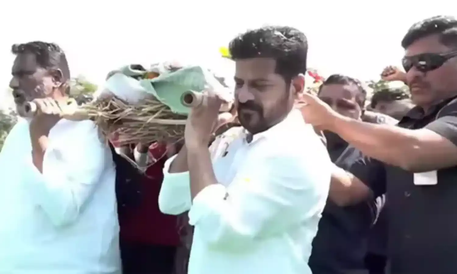 ANDESRI: అశ్రు నయనాలతో అందెశ్రీకి అంతిమ వీడ్కోలు